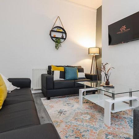 Immaculate 4 Bed In Liverpool By Hinkley Homes Short Lets & Serviced Accommodation Eksteriør bilde