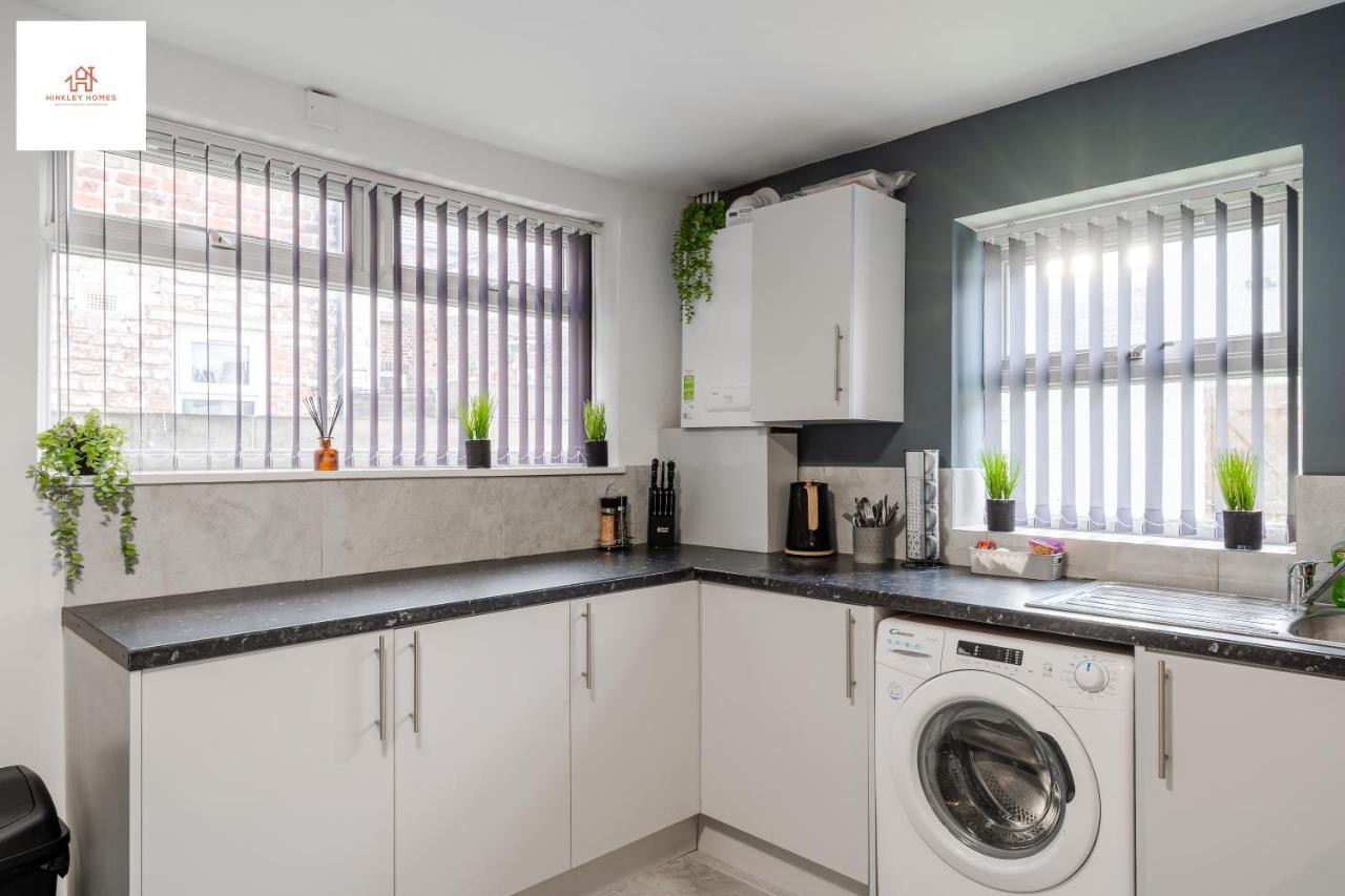 Immaculate 4 Bed In Liverpool By Hinkley Homes Short Lets & Serviced Accommodation Eksteriør bilde